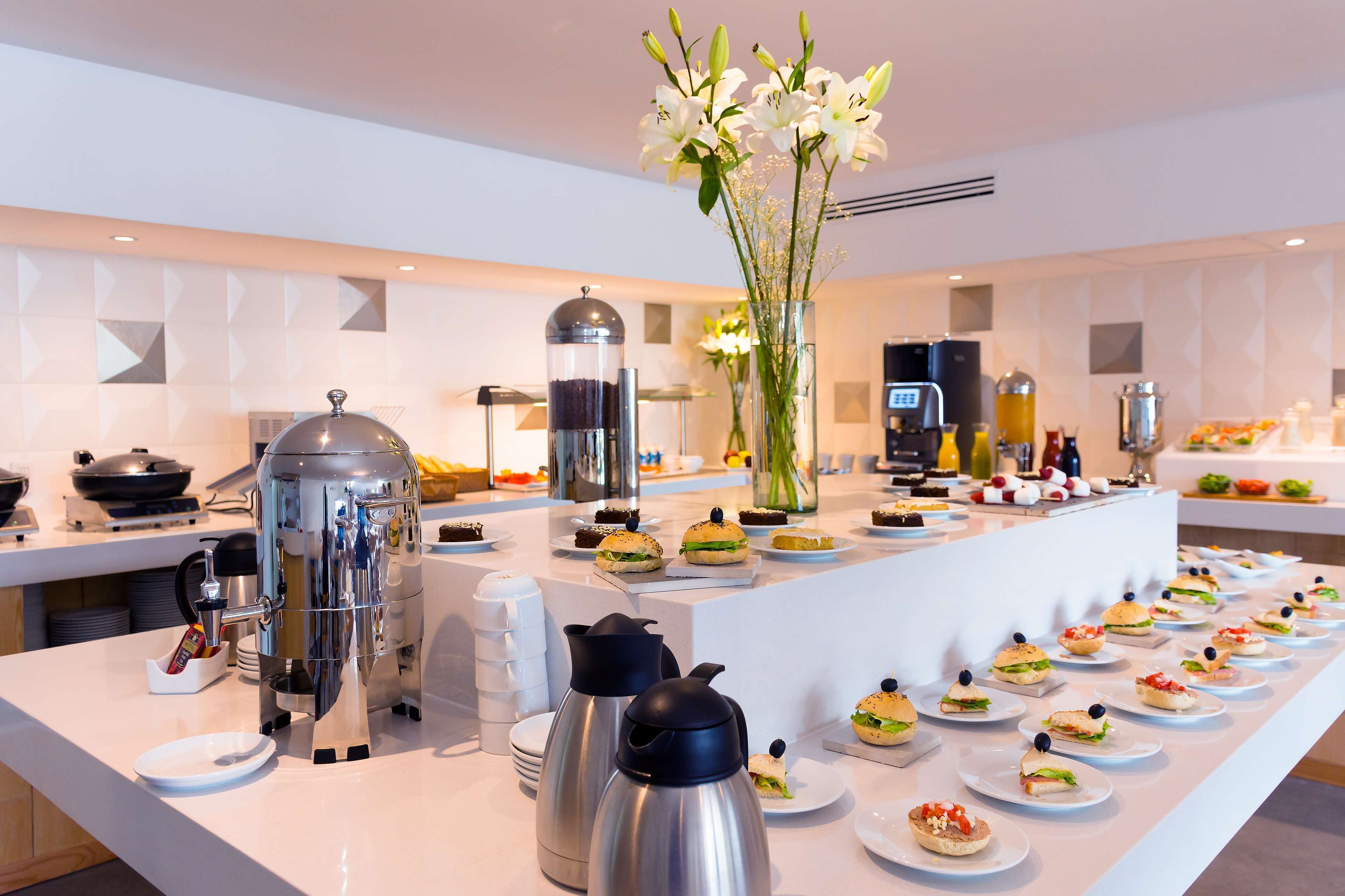 Tägliches Frühstücksbuffet gegen Gebühr