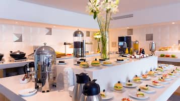 Daily buffet breakfast for a fee