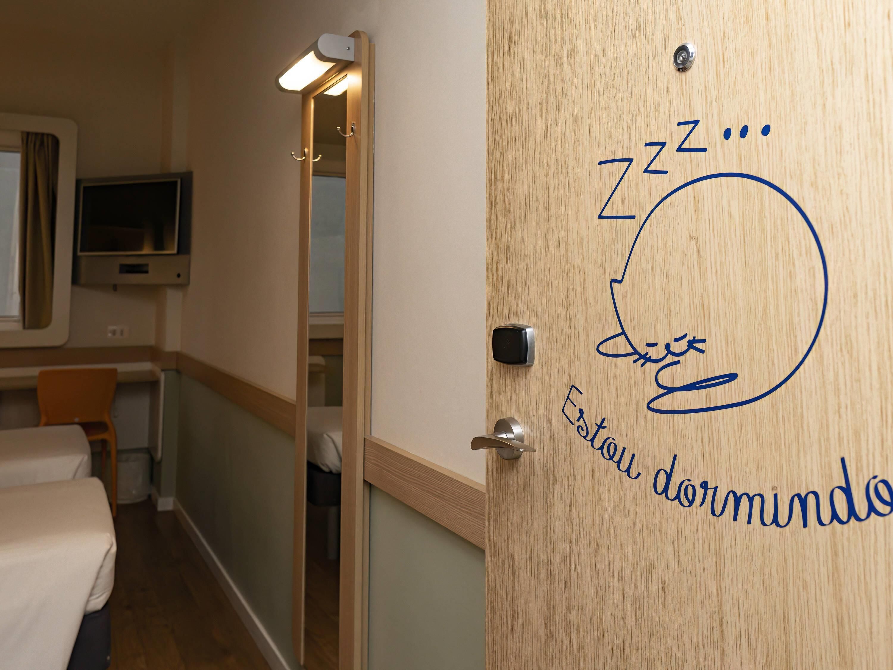 Standard Triple Room, 3 Twin Beds | Desk, blackout drapes, soundproofing, free WiFi