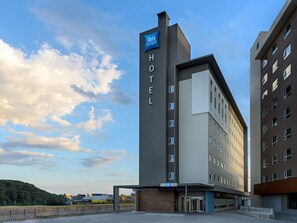 책상, 암막 커튼, 방음 설비, 무료 WiFi