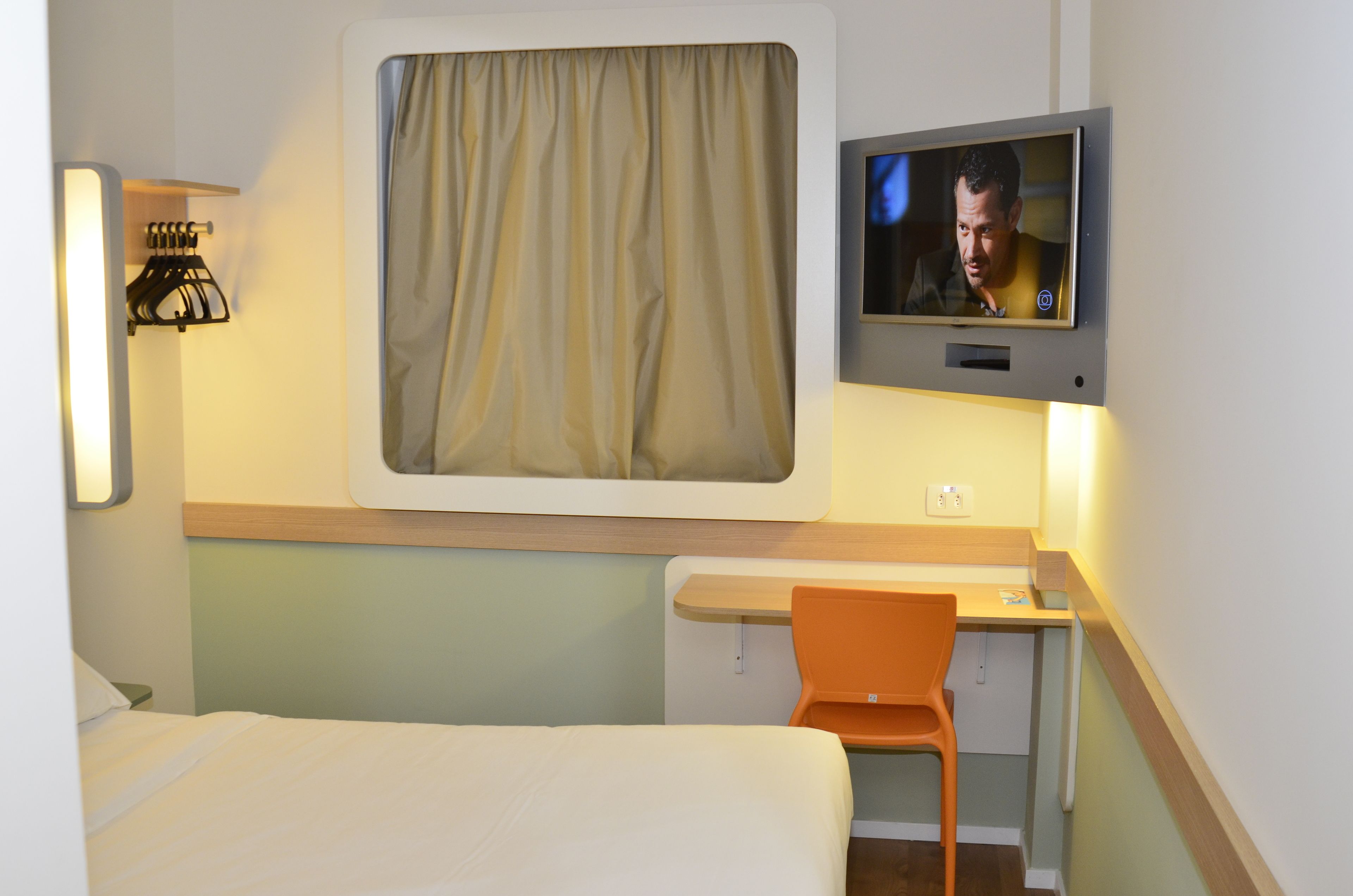 standard apartment, 1 double bed | desk, blackout curtains, soundproofing, free wifi