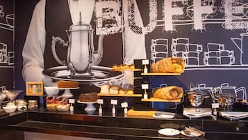 Café da manhã com buffet todos os dias mediante uma taxa