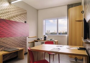 Minibar, in-room safe, laptop workspace, soundproofing - ibis Sao Paulo Ibirapuera (São Paulo)