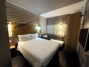 Minibar i caixa forta a l'habitació 