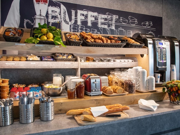 Daily buffet breakfast for a fee