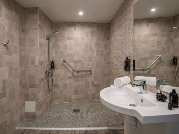 Desk, soundproofing, free WiFi - ibis budget Menton (Menton)