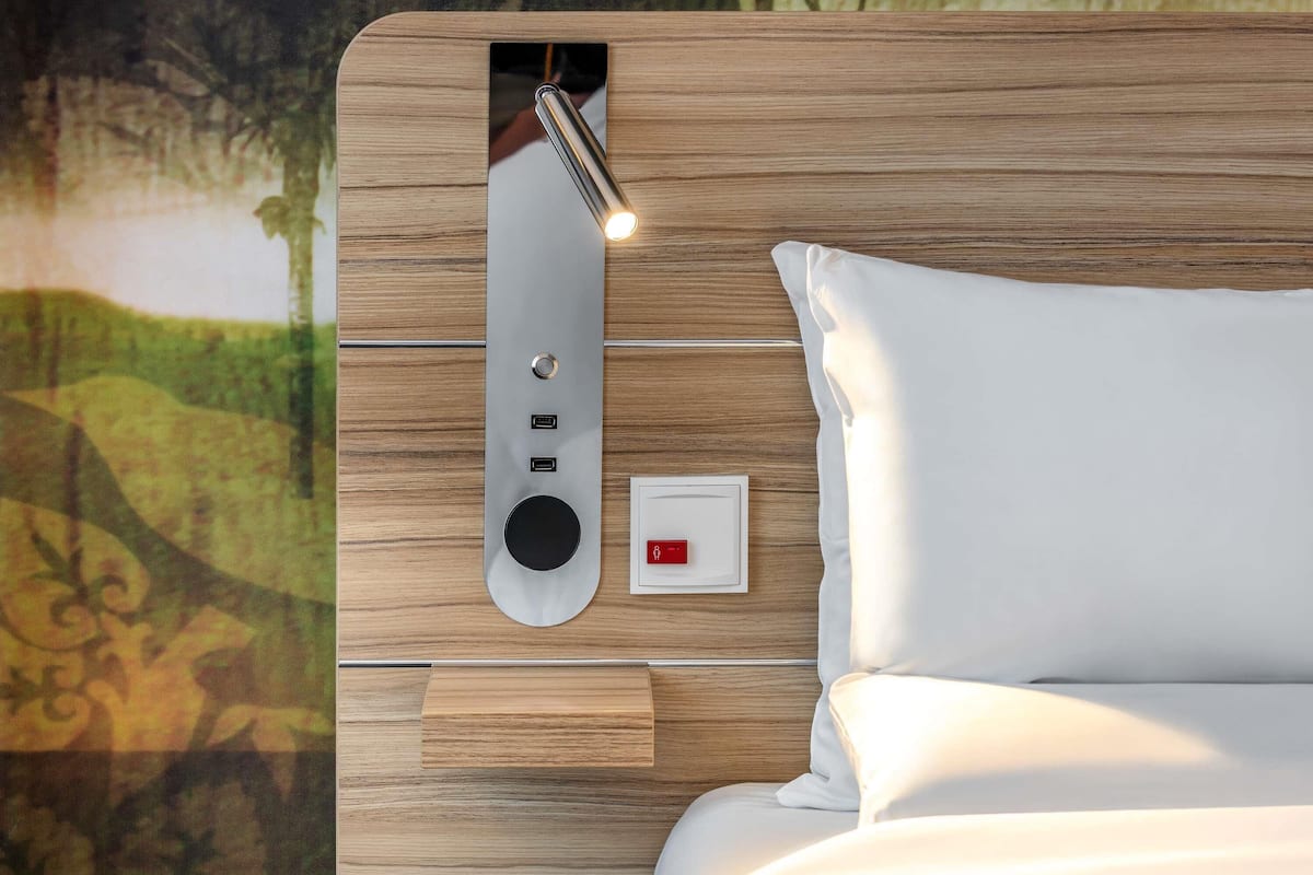 Hypo-allergenic bedding, in-room safe, blackout drapes, soundproofing