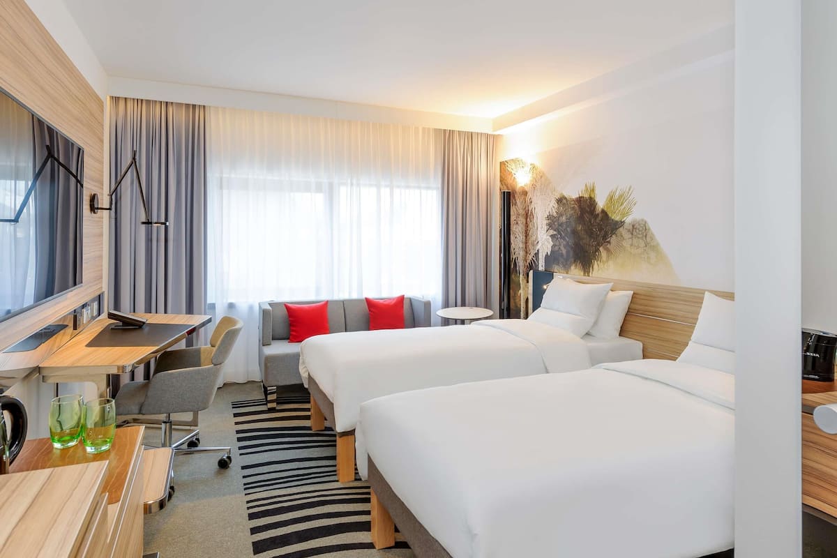 Camera Standard, 2 letti singoli | Biancheria da letto ipoallergenica, una cassaforte in camera