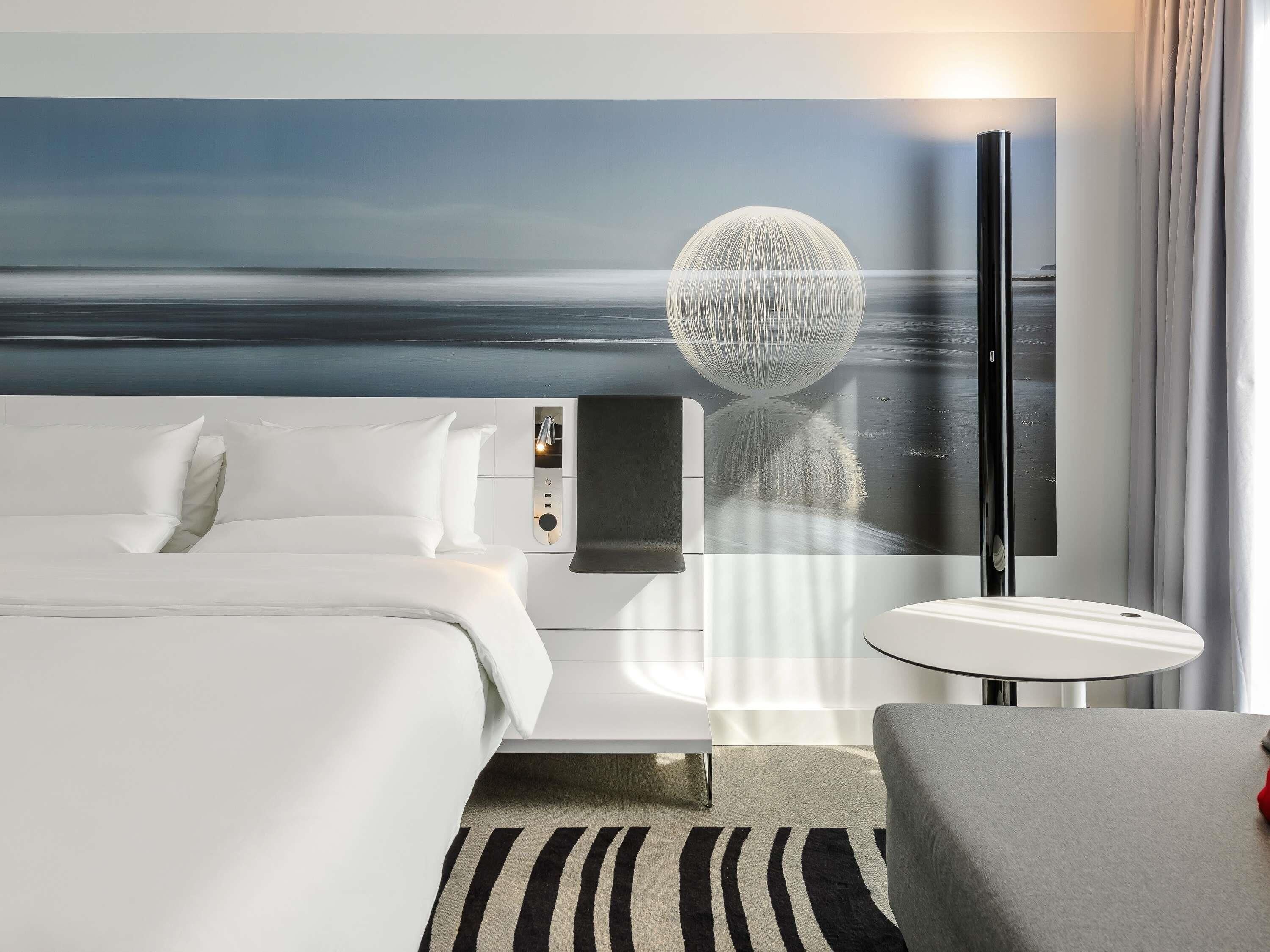 Allergikerbettwaren, Zimmersafe, Verdunkelungsvorhänge