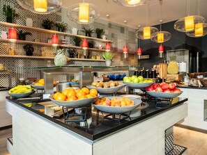Daily buffet breakfast for a fee - Novotel Wien Hauptbahnhof (Vienna)