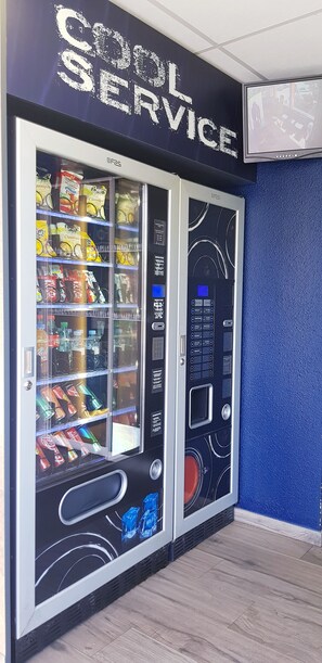 Snack bar