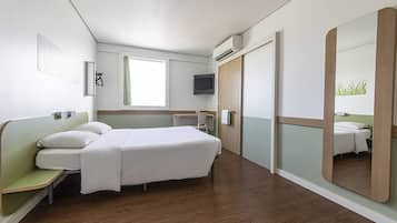 Standard Apartment, 1 Double Bed, Accessible | Desk, iron/ironing board, free WiFi, bed sheets