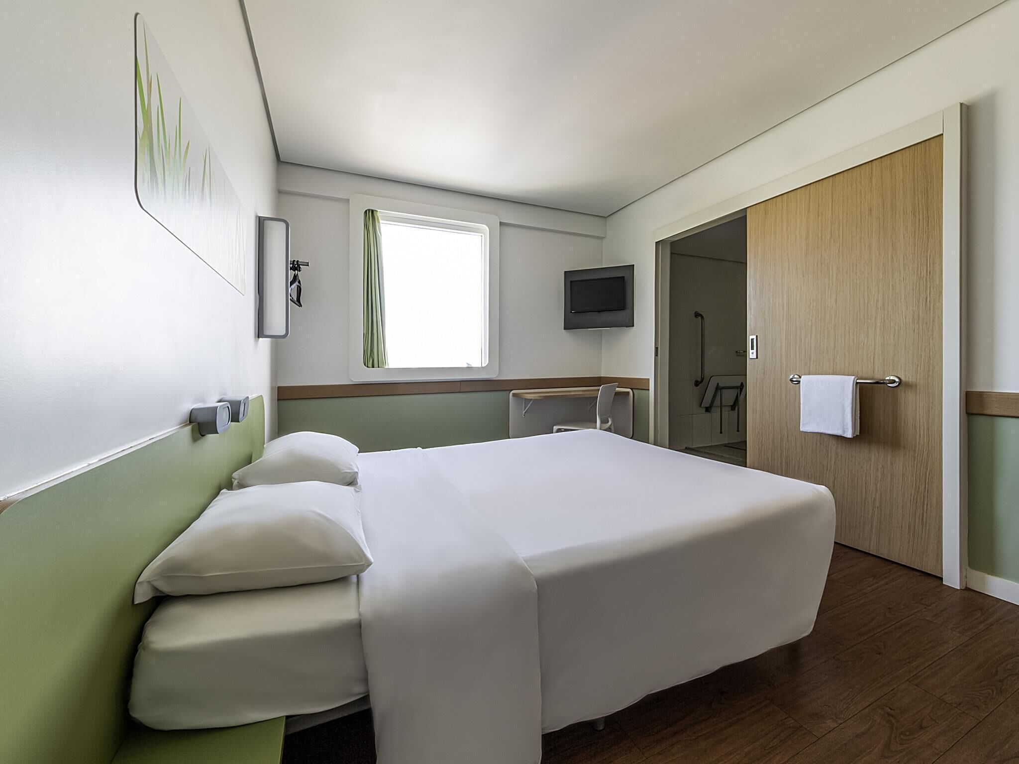 Standard Apartment, 1 Double Bed, Accessible