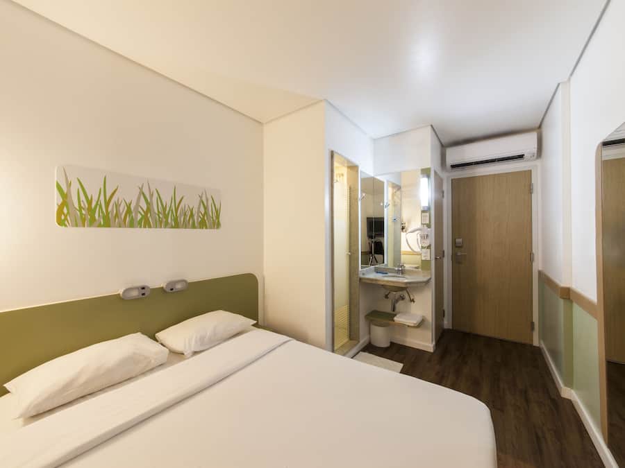 Desk, iron/ironing board, free WiFi, bed sheets