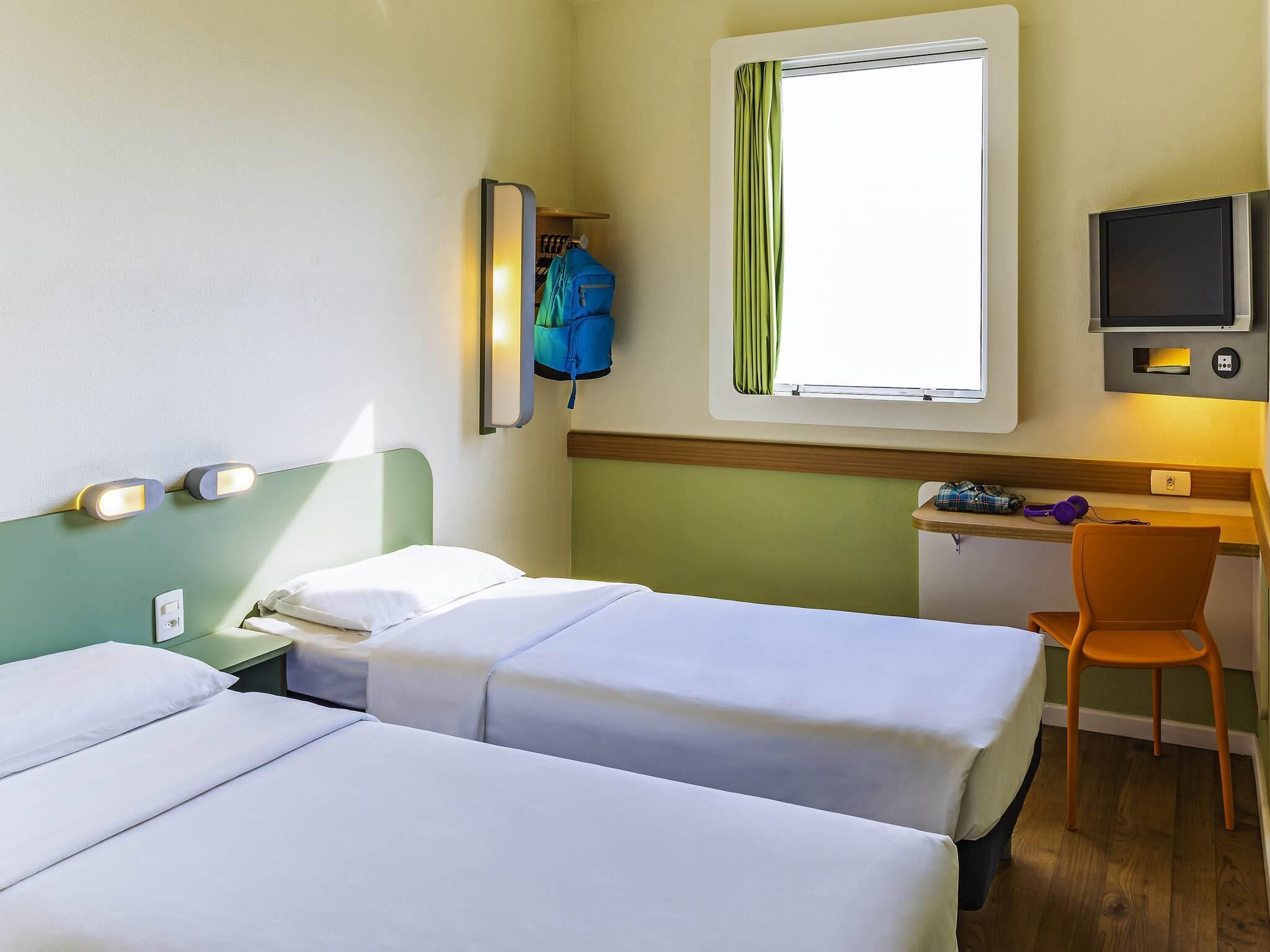 Quarto duplo standard, 2 camas de solteiro | Wi-Fi de cortesia