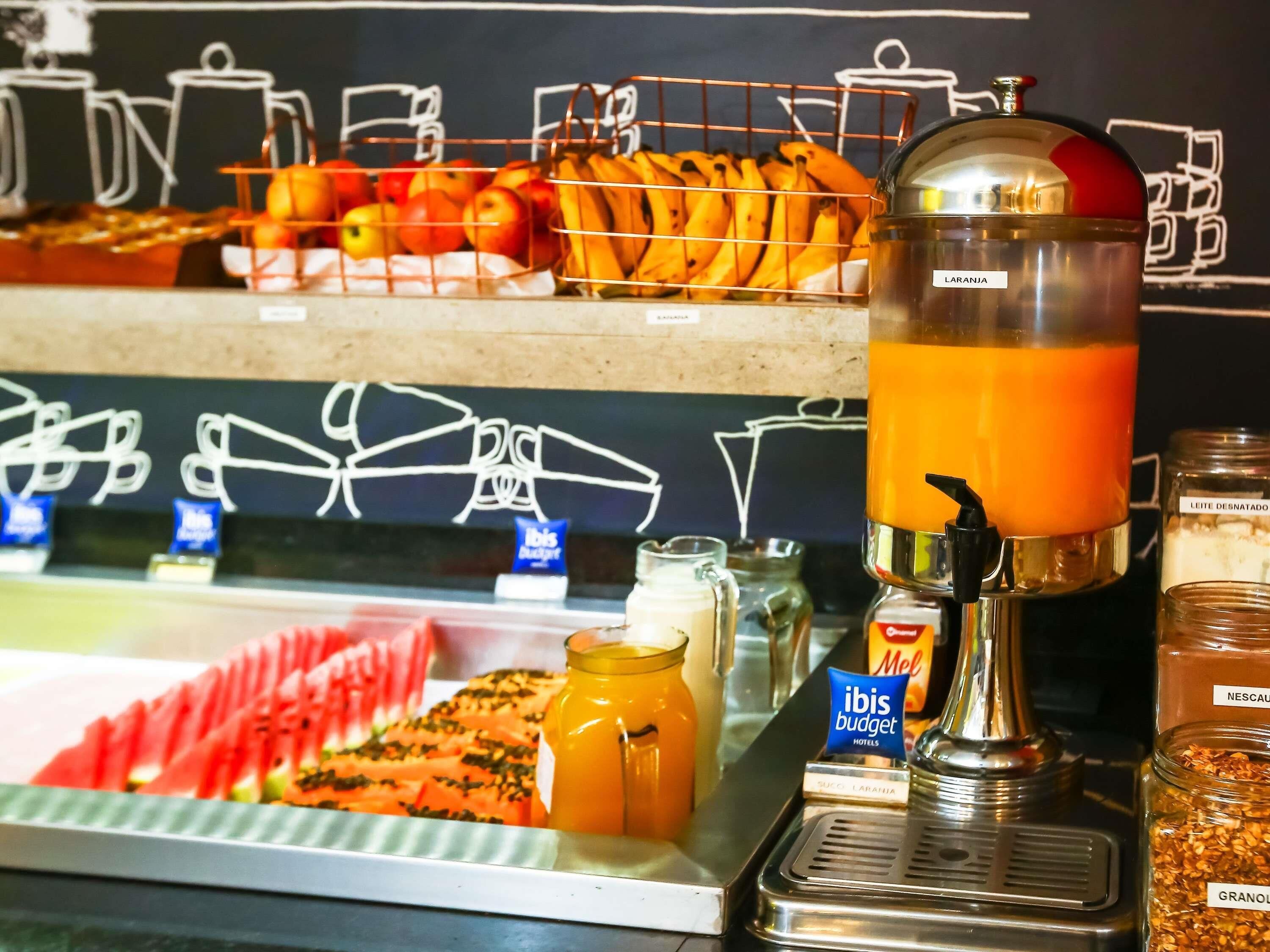 daily buffet breakfast (brl 39 per person)