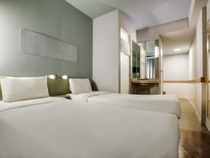 Apartment, 2 Single Beds | Hypo-allergenic bedding, desk, laptop workspace, blackout curtains