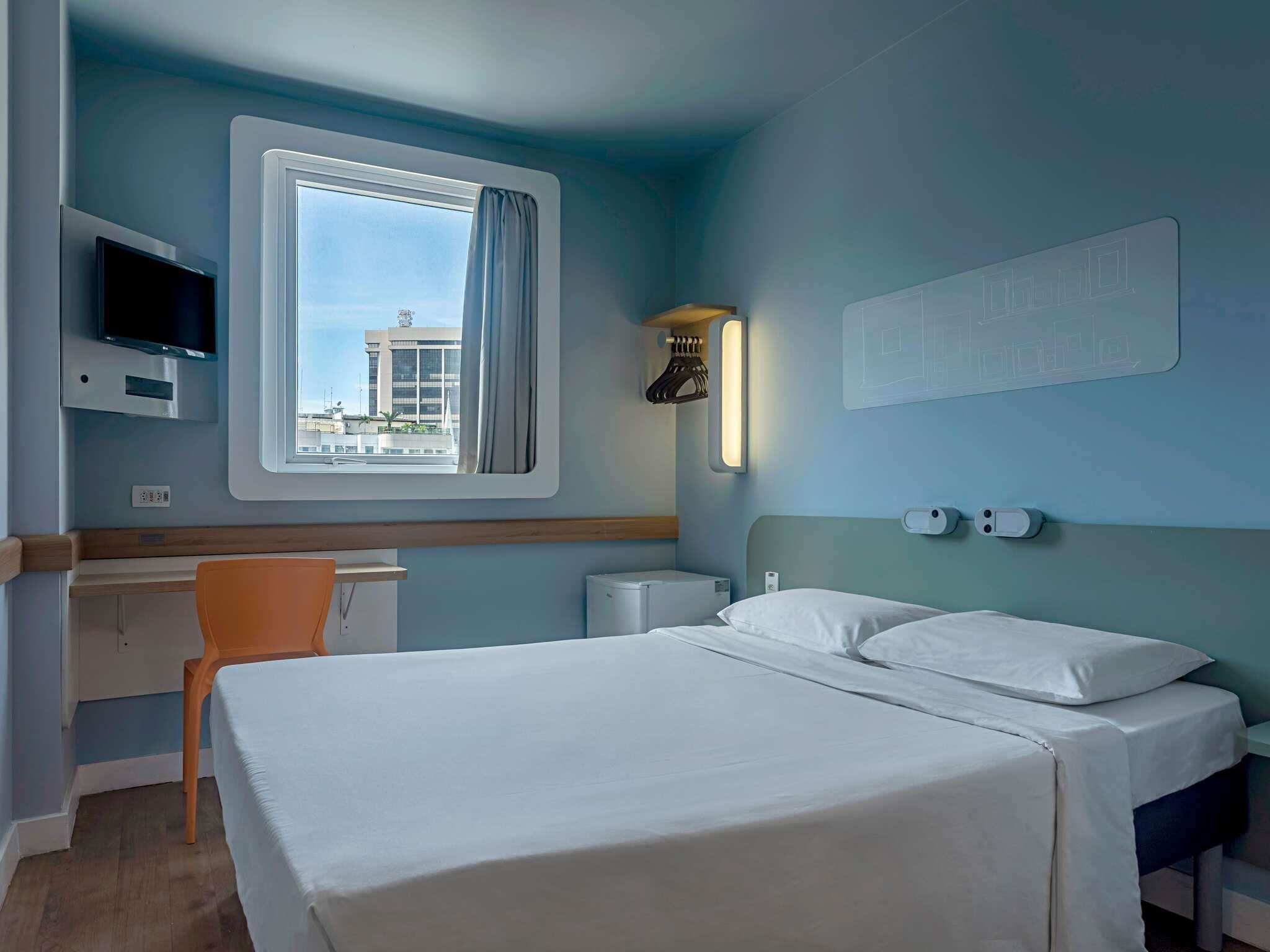 Superior apartment with 1 double bed and 1 bunk bed | Desk, free WiFi, bed sheets