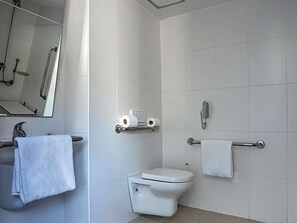 Desk, free WiFi, bed sheets - ibis budget RJ Praia de Botafogo (Rio de Janeiro)