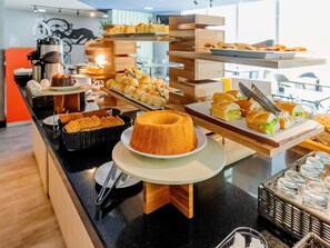 Frukostbuffé varje dag mot avgift