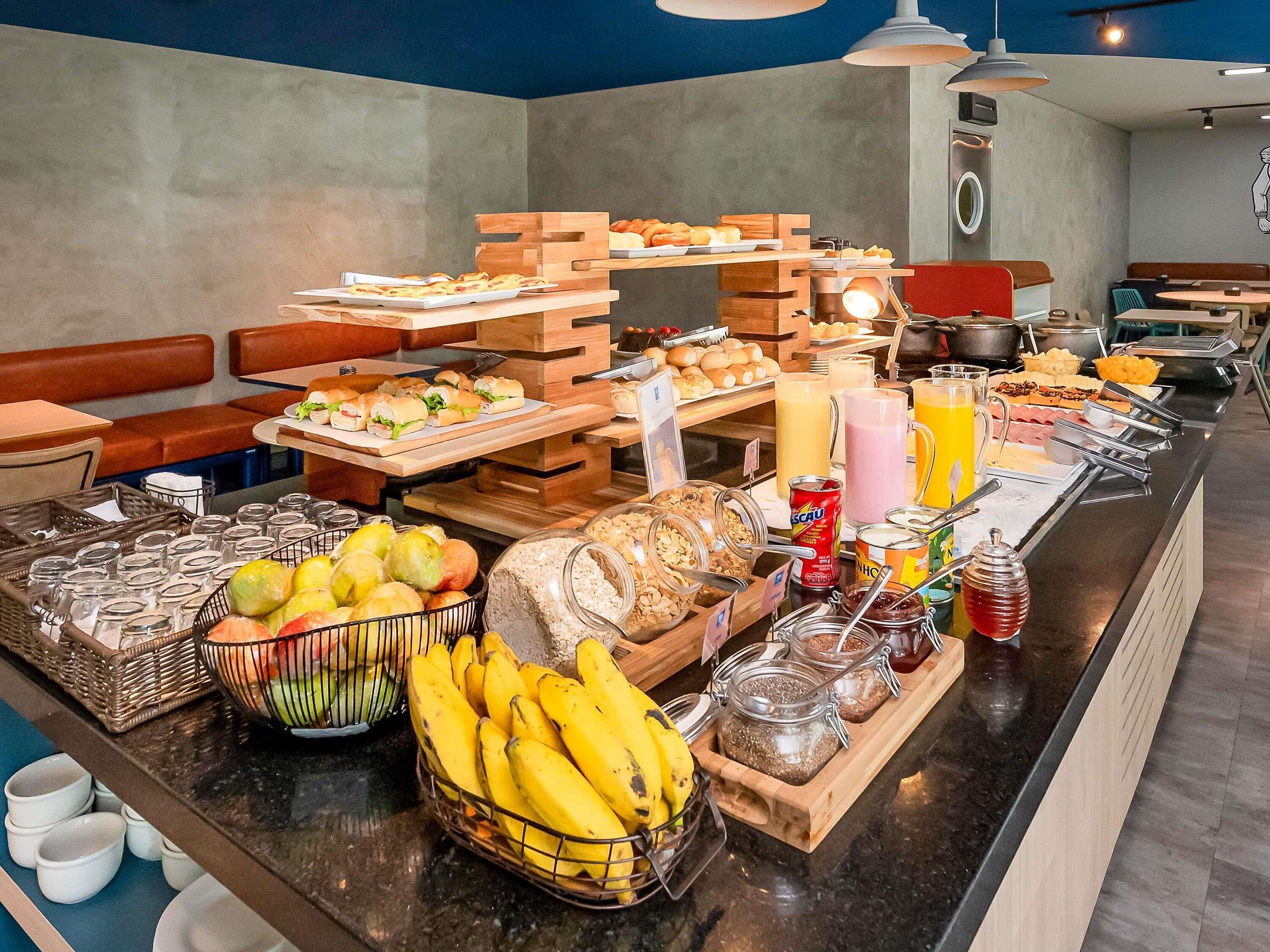 Daily buffet breakfast for a fee