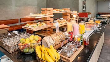 Daily buffet breakfast for a fee