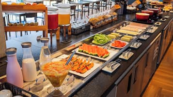 Daily buffet breakfast (BRL 45 per person)