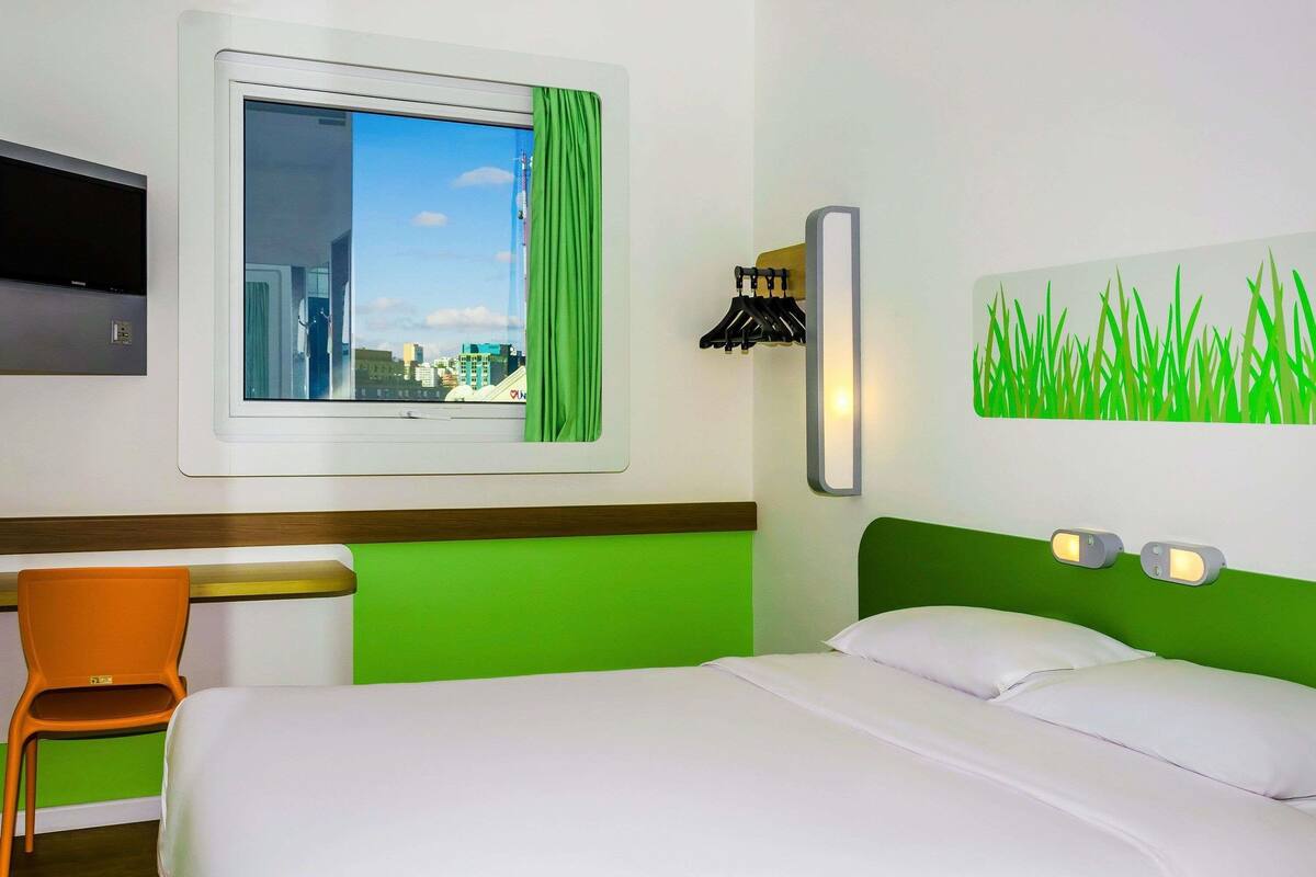 Phòng Tiêu chuẩn, 1 giường đôi, phù hợp cho người khuyết tật | Bàn, truy cập Internet không dây miễn phí, bộ trải giường 