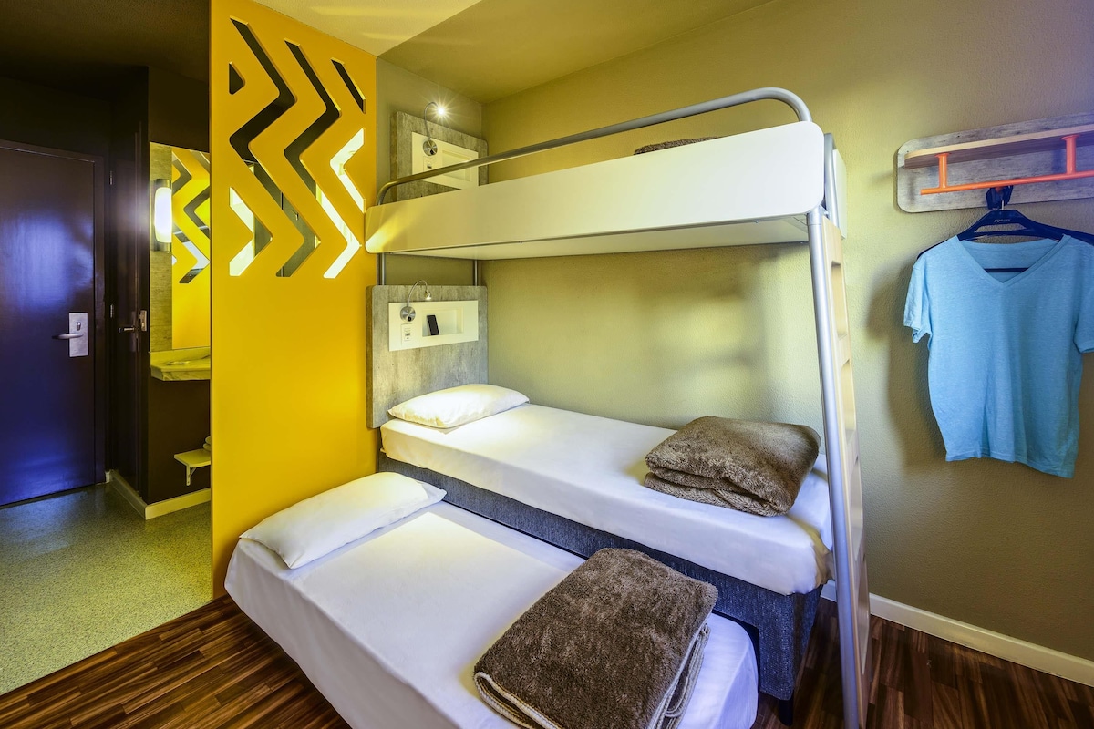 Chambre Standard (1 bunk bed and 1 extra bed)