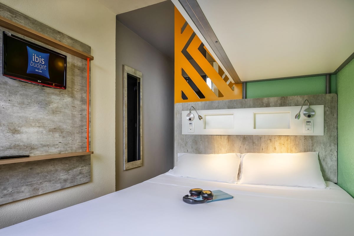 Superior Room, 1 Double Bed | Individually decorated, desk, laptop workspace, blackout drapes