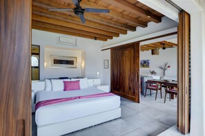 Premium bedding, pillow-top beds, free minibar, in-room safe - The Residences at Las Palmas (Zihuatanejo)