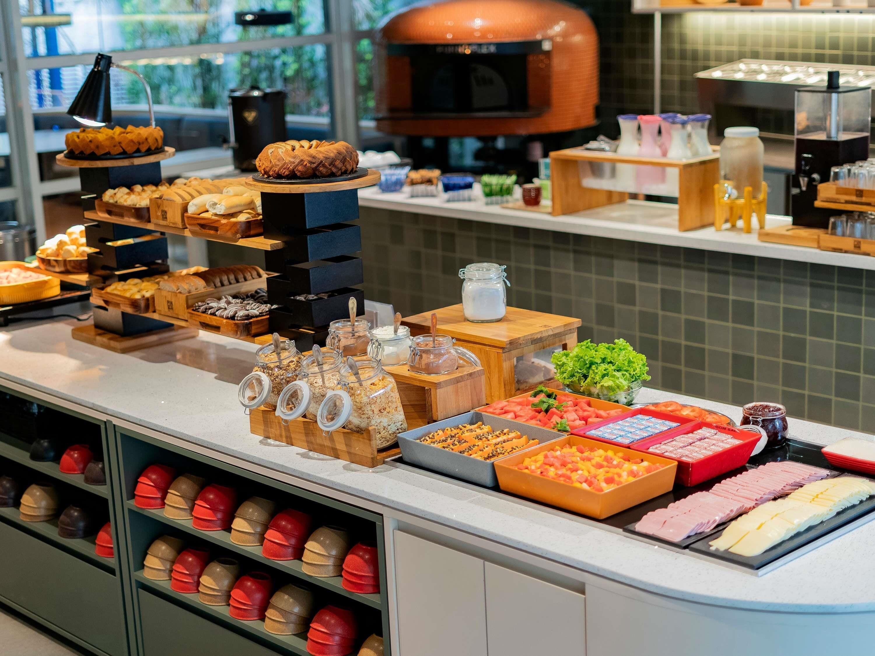 Daily buffet breakfast (BRL 42 per person)