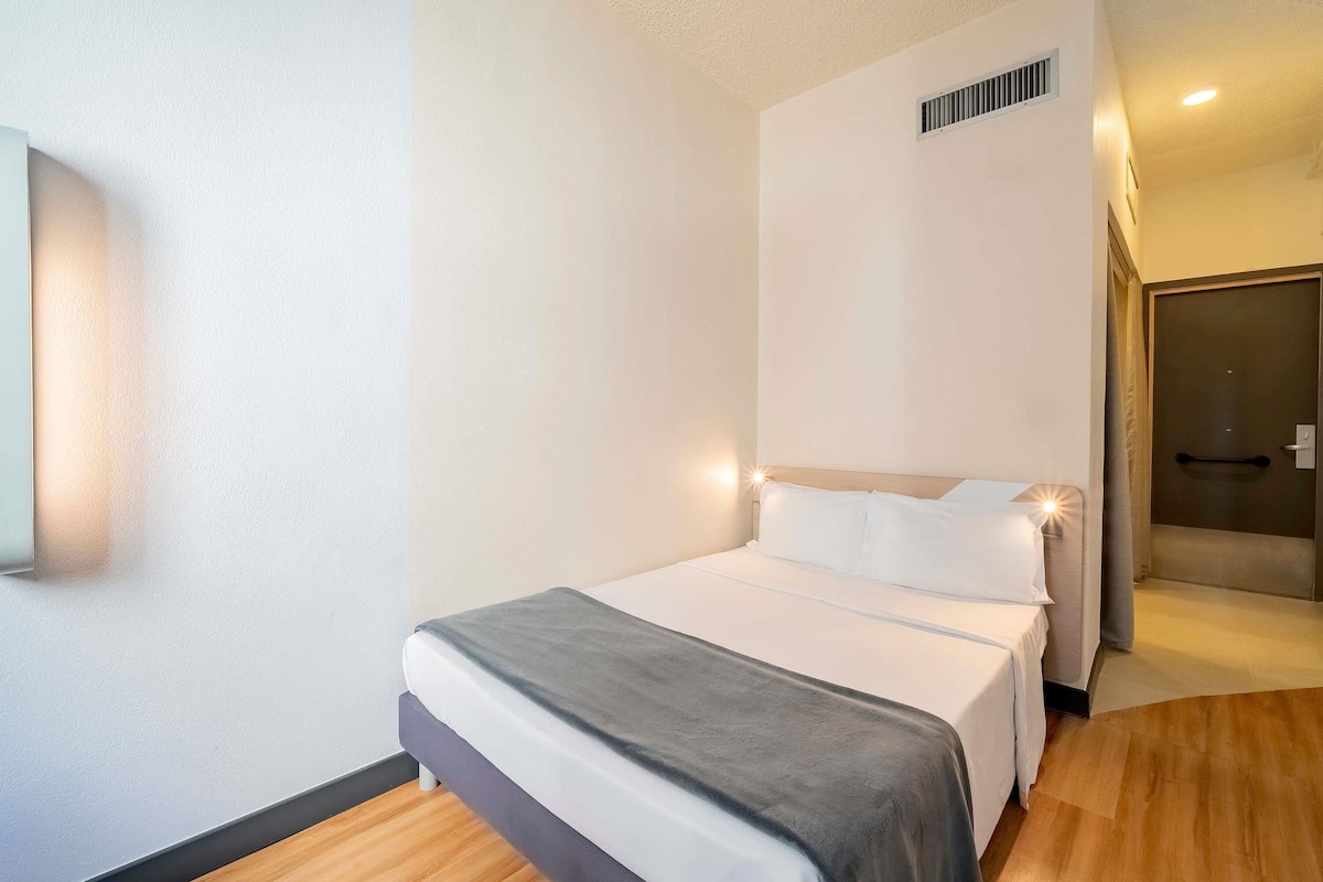 Standard Room, 1 Double Bed, Accessible (Accessible)