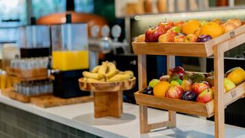 بوفيه فطور يوميًا بتكلفة قدرها (42 BRL للشخص)