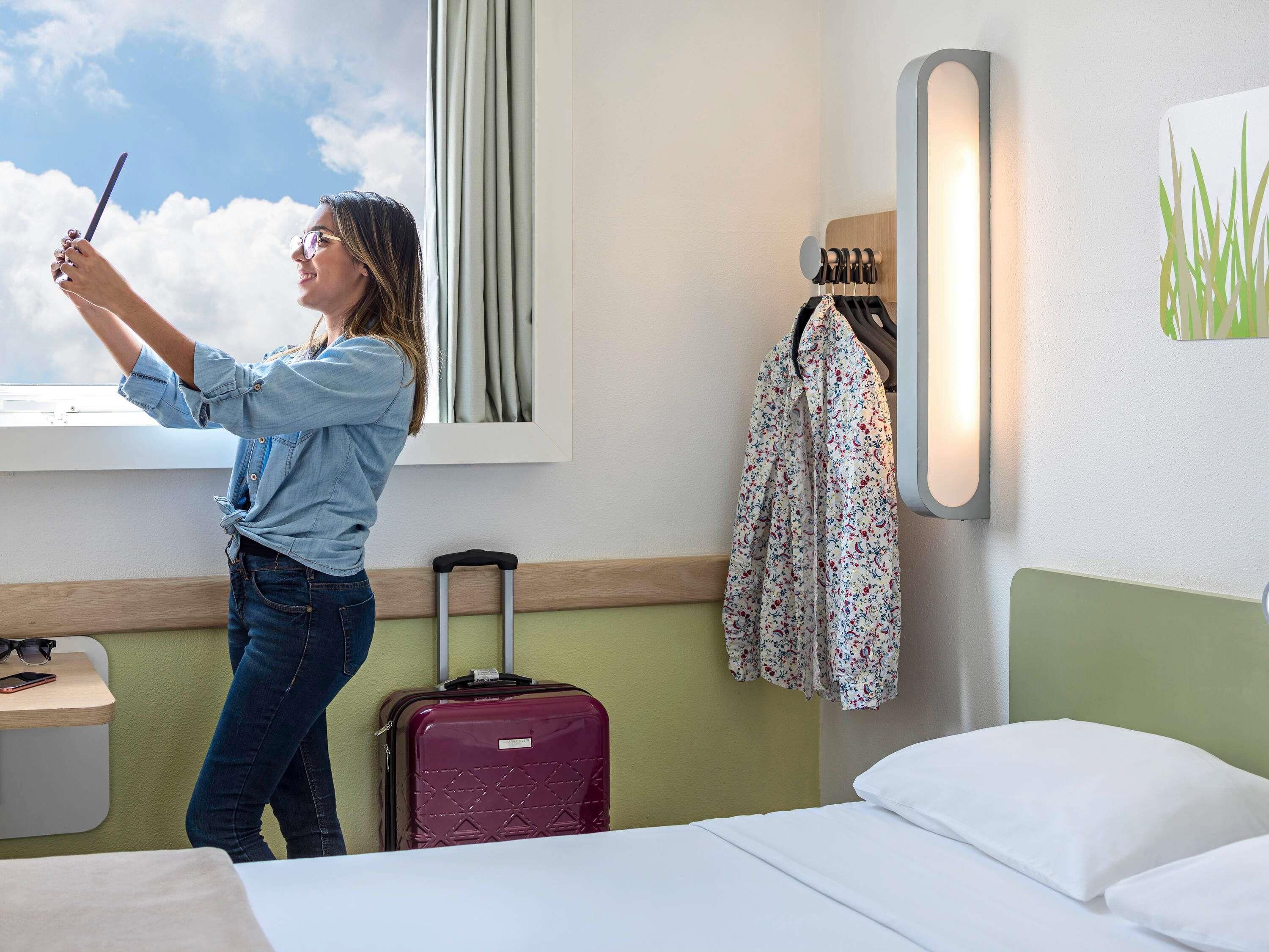 Standardzimmer, 1 Doppelbett (Cama de casal) | Verdunkelungsvorhänge, kostenloses WLAN, Bettwäsche