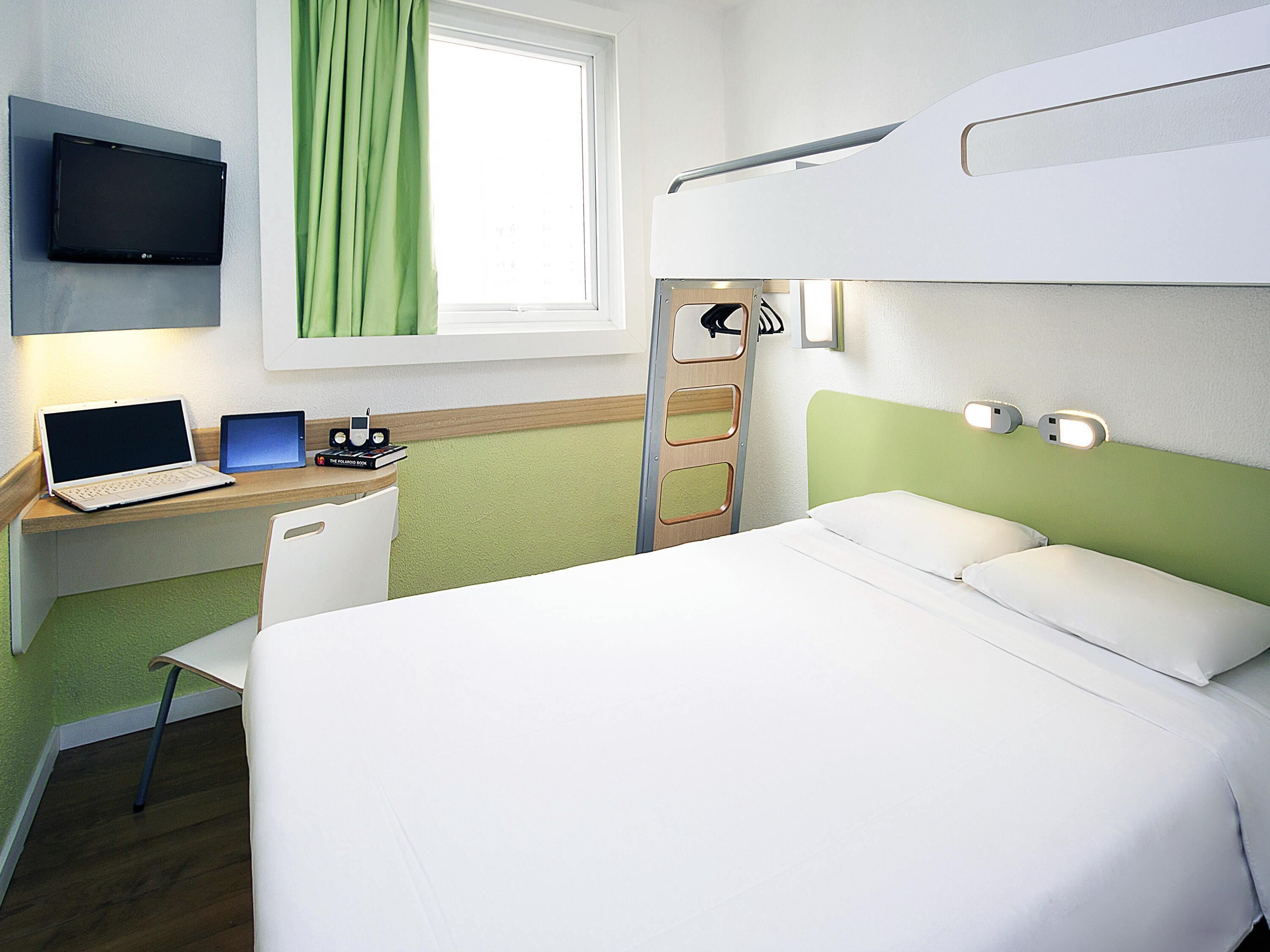 Departamento estándar, 1 cama matrimonial | Escritorio, espacio para trabajar con laptop y cortinas blackout 