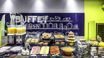 Desayuno buffet diario (BRL 42 por persona)