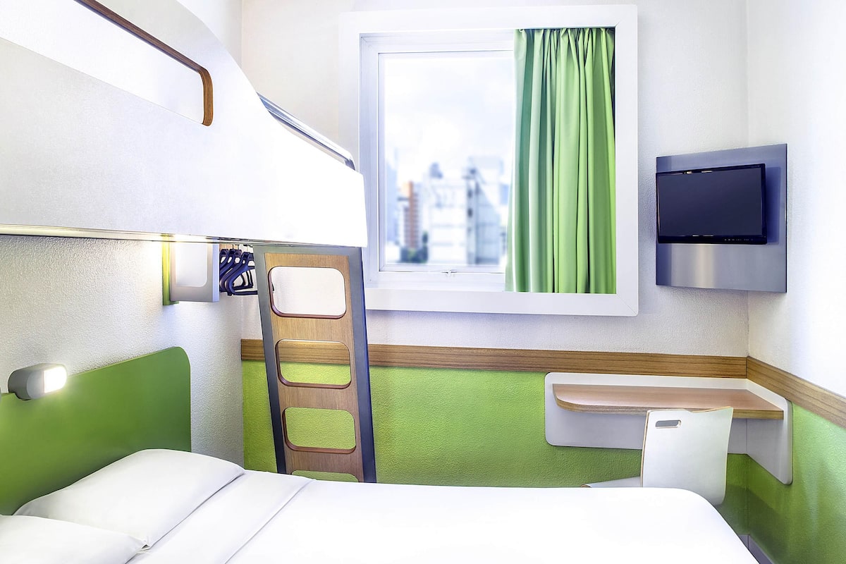 Standard Apartment, 1 Double Bed | Desk, laptop workspace, blackout drapes, soundproofing