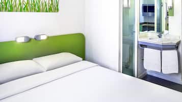 Escrivaninha, espaço de trabalho para notebook, cortinas blackout