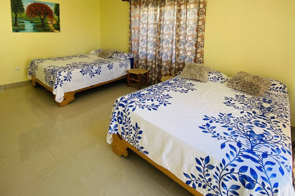 Deluxe Twin Room | Premium bedding, desk, WiFi (free), individually decorated