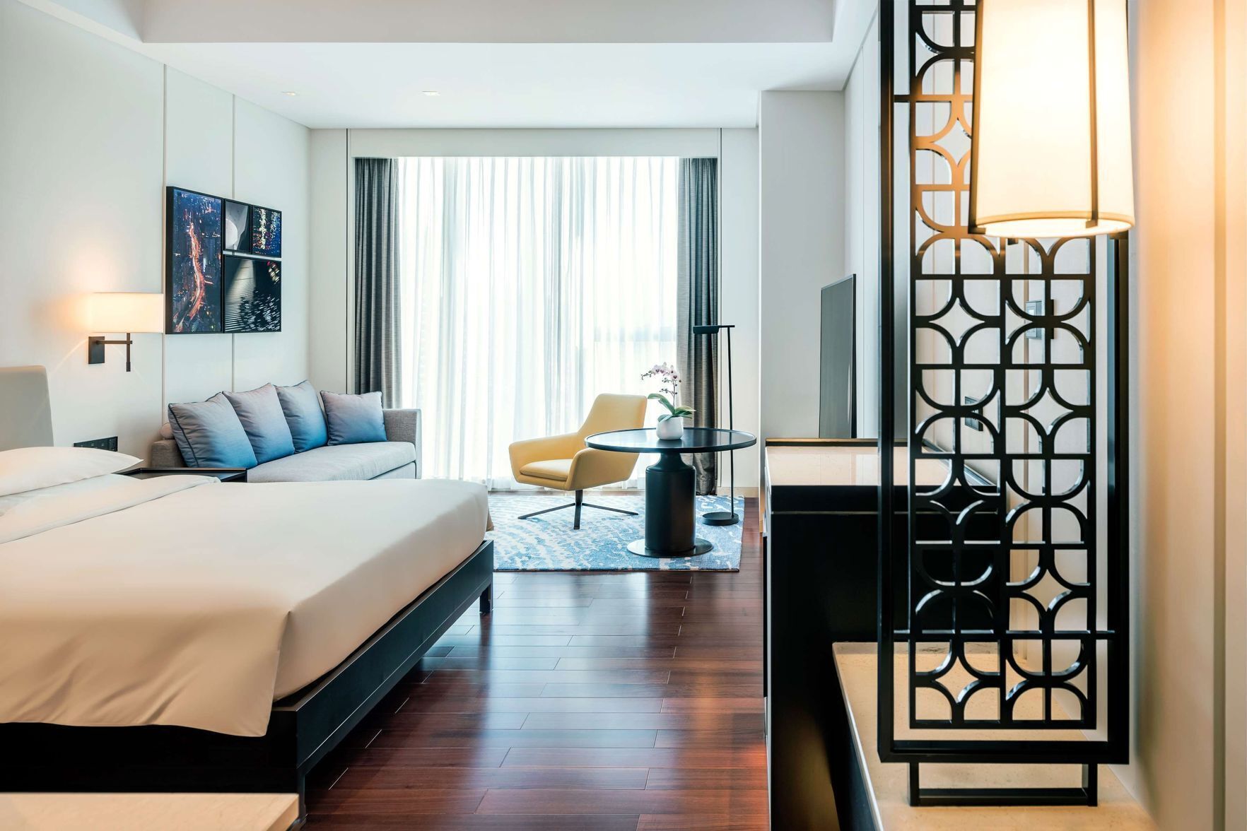 Minibar, coffre-fort, bureau, rideaux d’obscurcissement