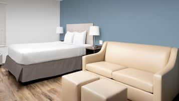 Deluxe Studio, 1 Queen Bed with Sofa bed, Non Smoking, Refrigerator & Microwave