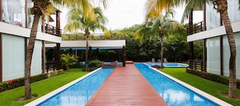 Radiant 2BR PH in private location by Happy Address