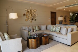 Grand Master Suite | 2 bedrooms, in-room safe, iron/ironing board, free cribs/infant beds