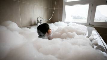Private spa tub