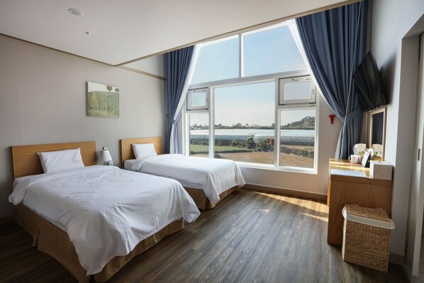 Quarto família (19PY) | Cortinas blackout, Wi-Fi de cortesia, roupa de cama