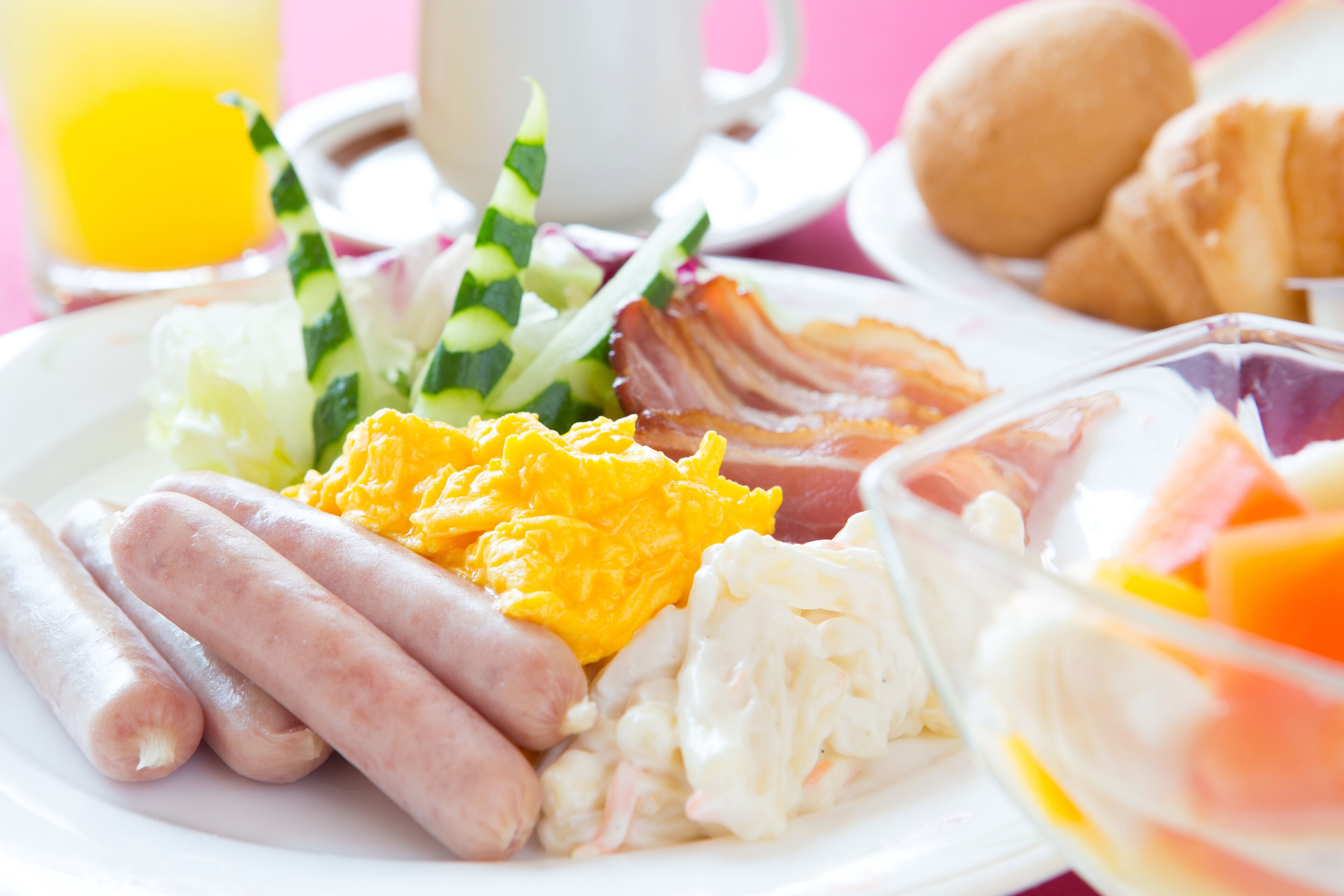 daily buffet breakfast (jpy 1800 per person)