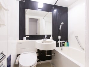 Combined shower/tub, free toiletries, hair dryer, bathrobes - Toyama Chitetsu Hotel (Toyama)