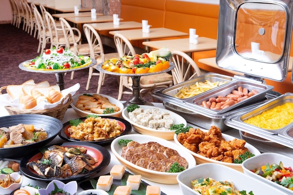 Bữa sáng buffet hàng ngày (1800 JPY/mỗi người)