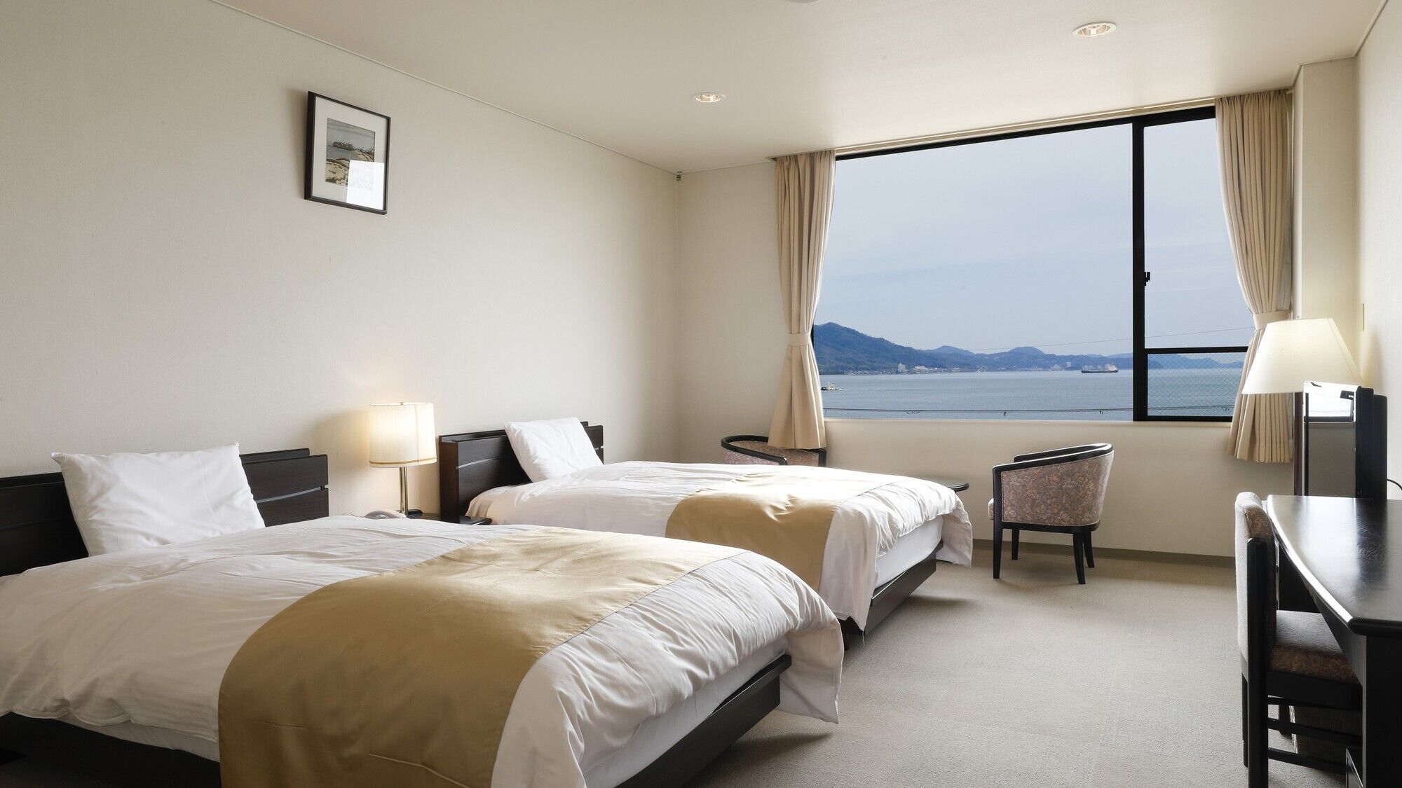 In-room safe, desk, free cribs/infant beds, free rollaway beds